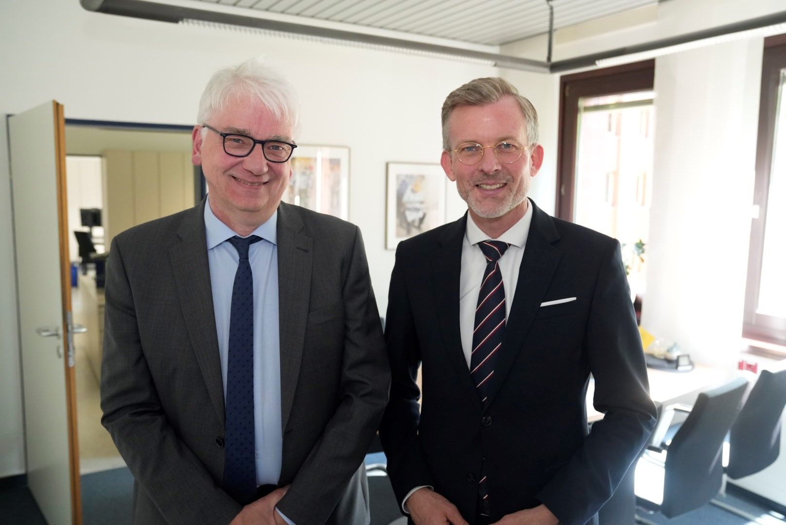Staatssekretär Dr. Günnewig im Finanzamt Brühl