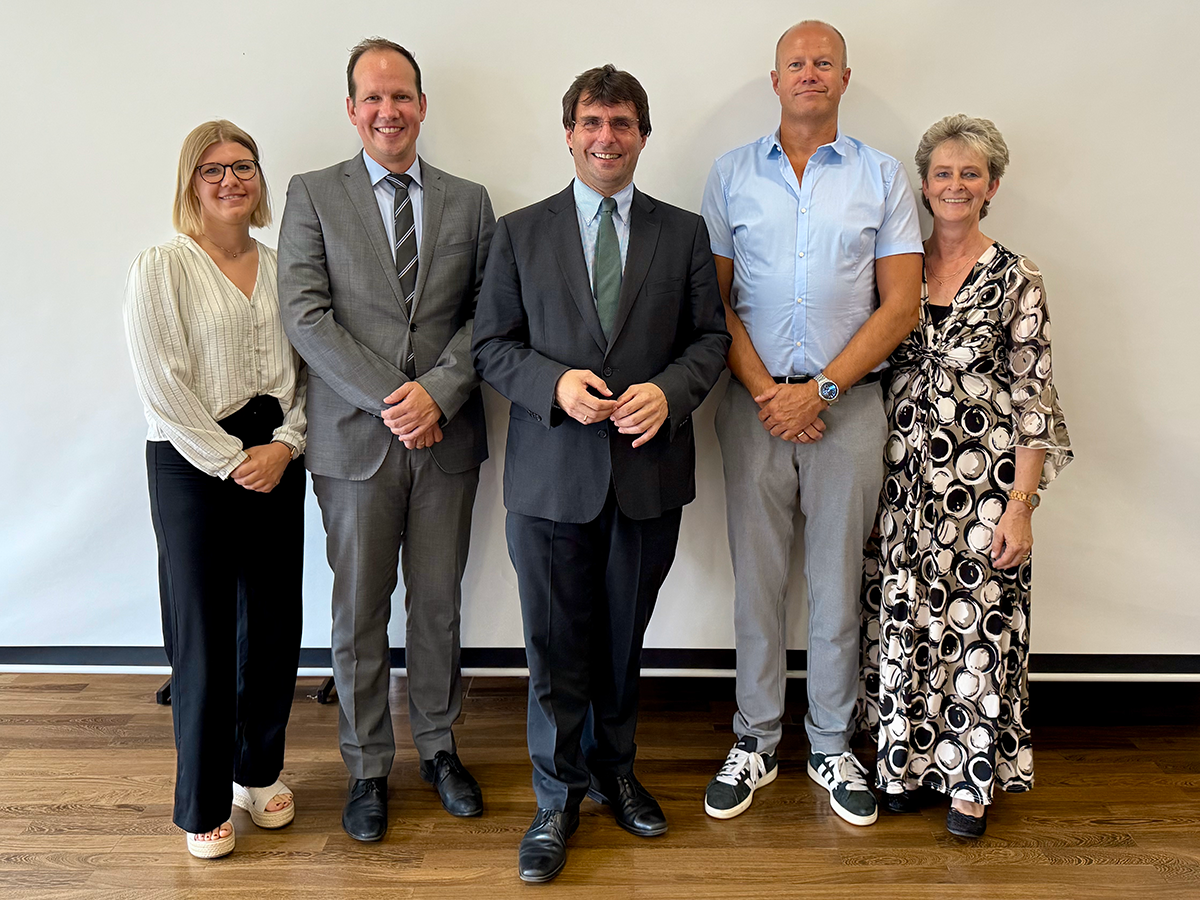 Minister der Finanzen Dr. Optendrenk besucht das Finanzamt Gummersbach