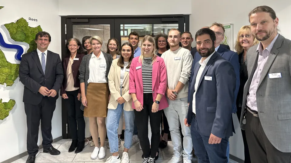 Minister der Finanzen Dr. Marcus Optendrenk (links) zu Besuch im Finanzamt Kleve