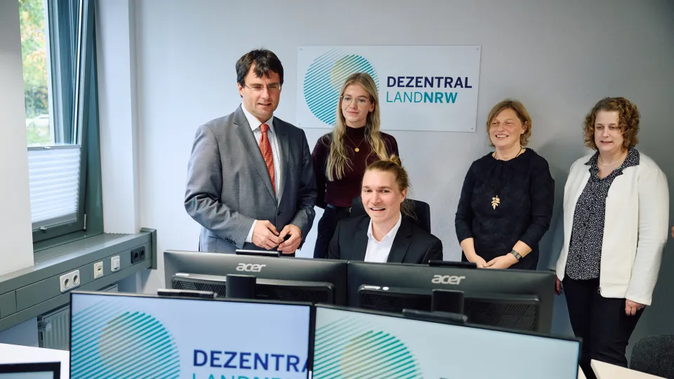 Minister Dr. Optendrenk eröffnet „Shared Working Space“ im Finanzamt Hilden