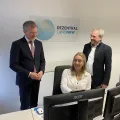 Das Bild zeigt Staatssekretär Dr. Günnewig im Finanzamt Gelsenkirchen